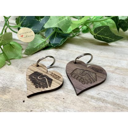 Samen sterk sleutelhangers Eiken en noten houten cadeau decoratie relatiegeschenk van WoodWideCities