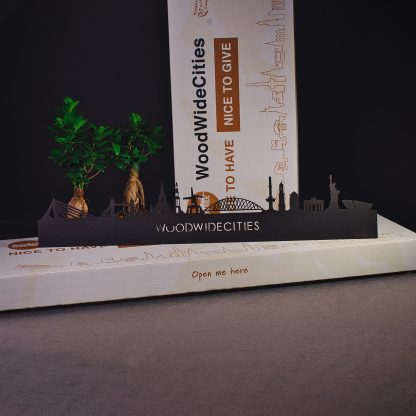 Skyline Aalst Zwart houten cadeau decoratie relatiegeschenk van WoodWideCities