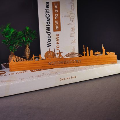 Skyline Alkmaar Bamboe houten cadeau decoratie relatiegeschenk van WoodWideCities