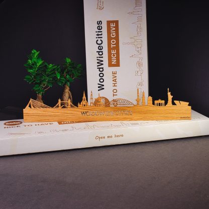 Skyline Alphen aan den Rijn Eiken houten cadeau decoratie relatiegeschenk van WoodWideCities