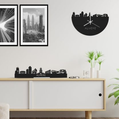 Skyline Klok Almere Black Zwart houten cadeau wanddecoratie relatiegeschenk van WoodWideCities