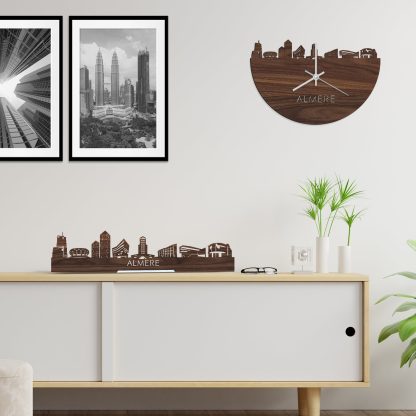 Skyline Klok Almere Noten houten cadeau wanddecoratie relatiegeschenk van WoodWideCities