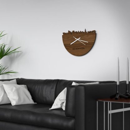 Skyline Klok Heerenveen Noten Noten houten cadeau wanddecoratie relatiegeschenk van WoodWideCities