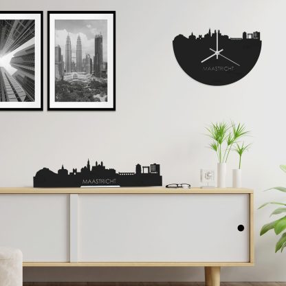 Skyline Klok Maastricht Black houten cadeau wanddecoratie relatiegeschenk van WoodWideCities