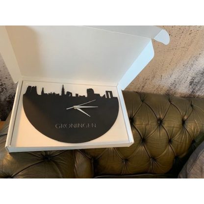 Skyline Klok Nijmegen Black Zwart houten cadeau wanddecoratie relatiegeschenk van WoodWideCities