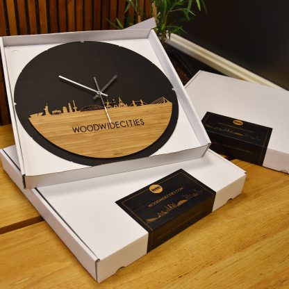 Skyline Klok Rond Alblasserdam Bamboe houten cadeau decoratie relatiegeschenk van WoodWideCities