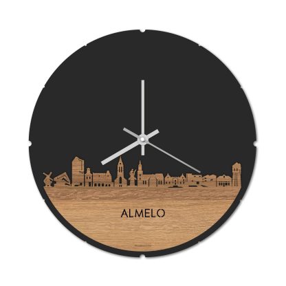 Skyline Klok Rond Almelo Eiken houten cadeau decoratie relatiegeschenk van WoodWideCities